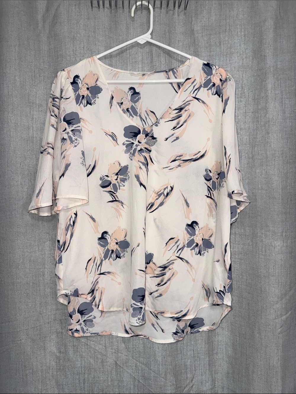 Lush Boho Abstract Floral V-Neck Flutter Sleeve Blouse Cream